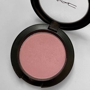 MAC Well Dressed Blush